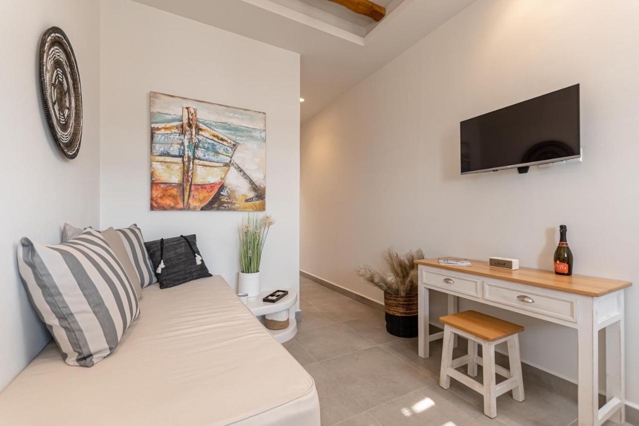 Porto Dema Luxury Suites Szhinúsza Kültér fotó