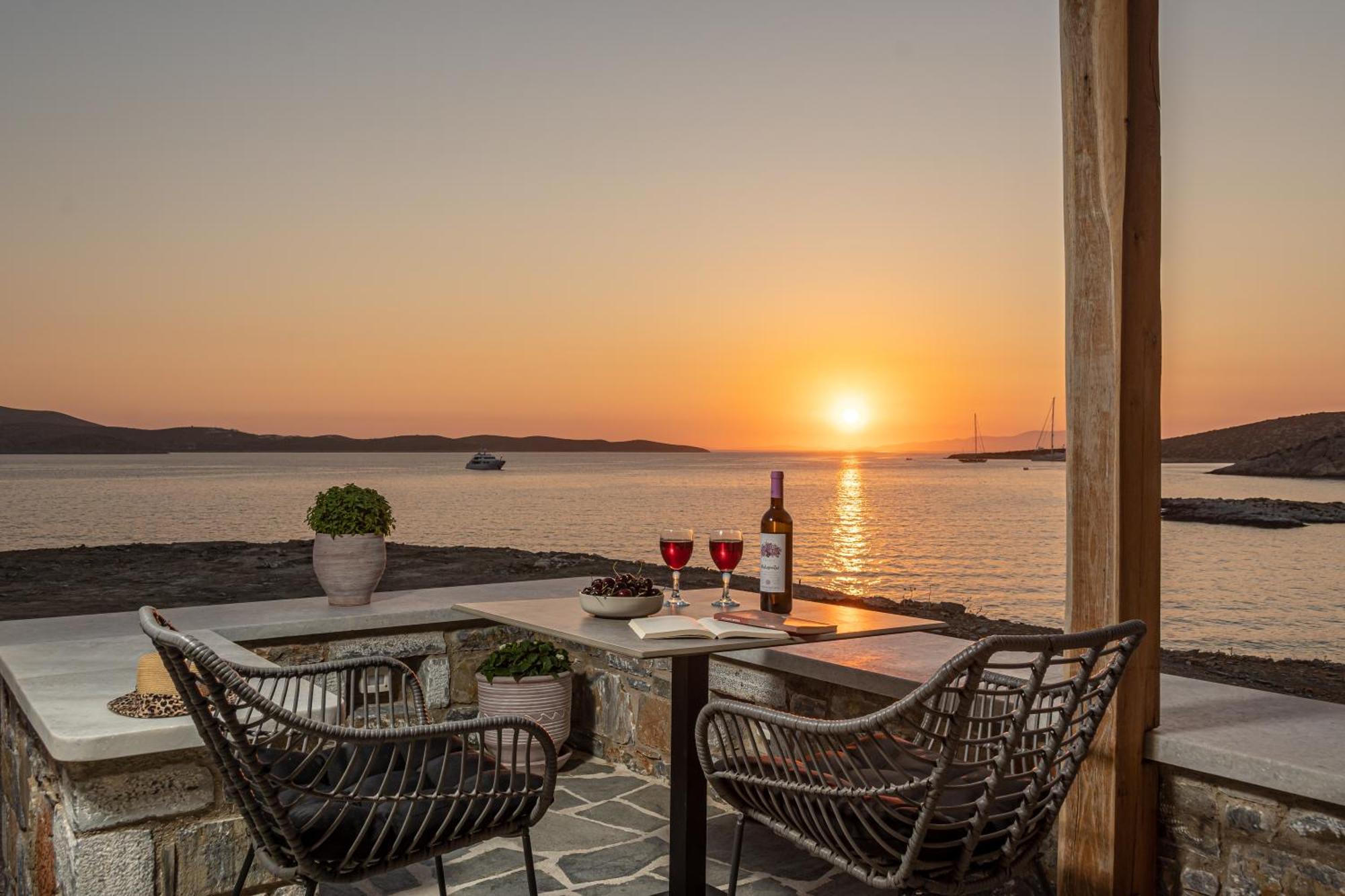 Porto Dema Luxury Suites Szhinúsza Kültér fotó